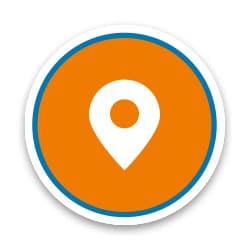 Rundes Icon mit orangefarbenem Hintergrund und weißem Standortmarker in der Mitte.